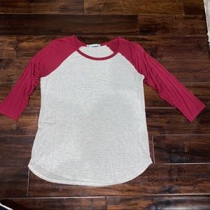 Maurices M Crimson/Grey/White Stripe Baseball Tee